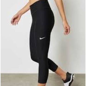 Nike Cropped Workout Leggings